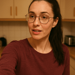 Portrait of Evie Lewis